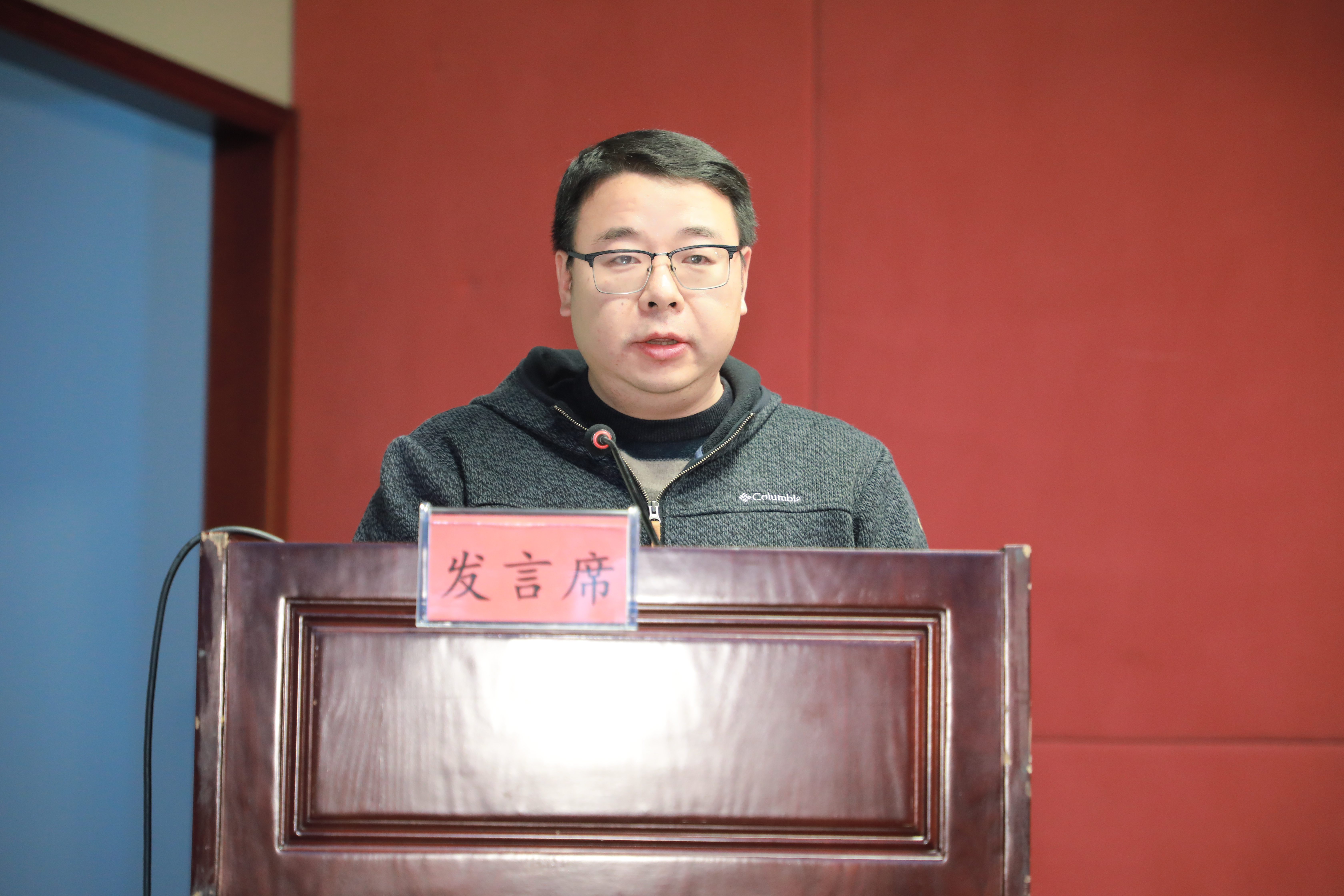 在“采編一線黨旗紅”優...